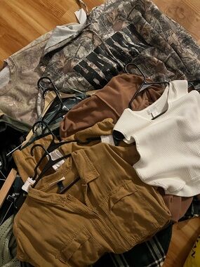 Mixed Neutral Tops & Jacket | Going on a Boar Hunt Vibe 🐗